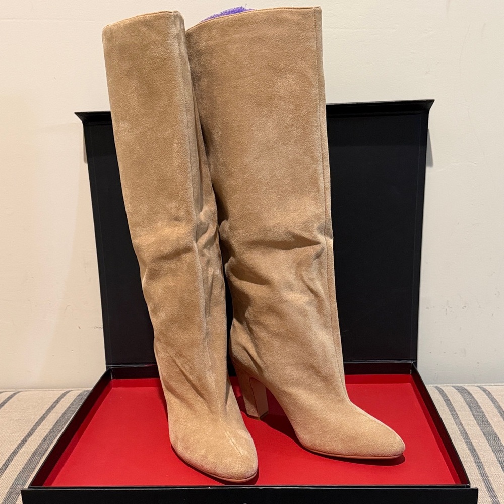 Isnom Elegant Tan Suede Heeled Boots